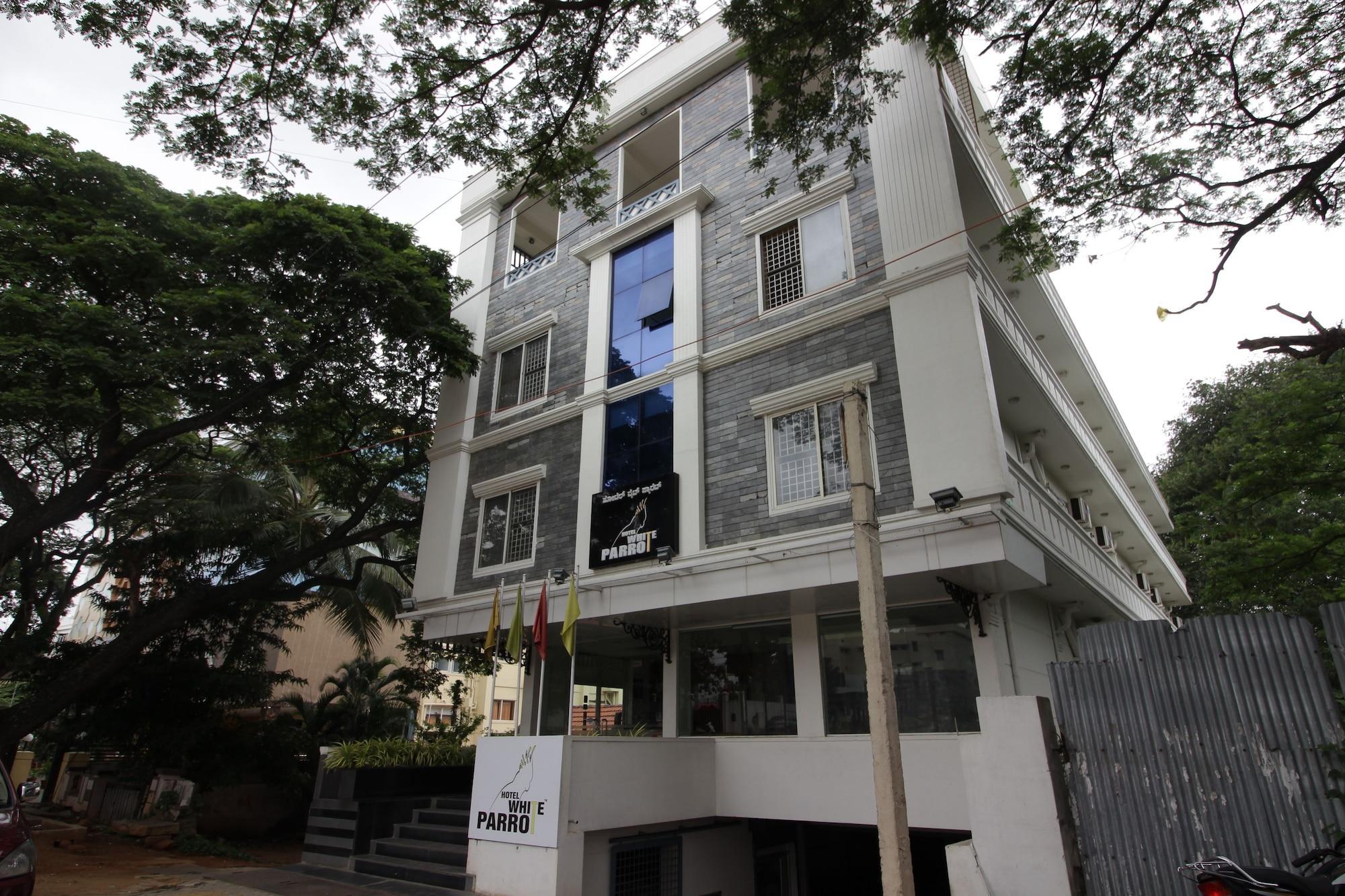 Hotel White Parrot Mysore Exterior foto