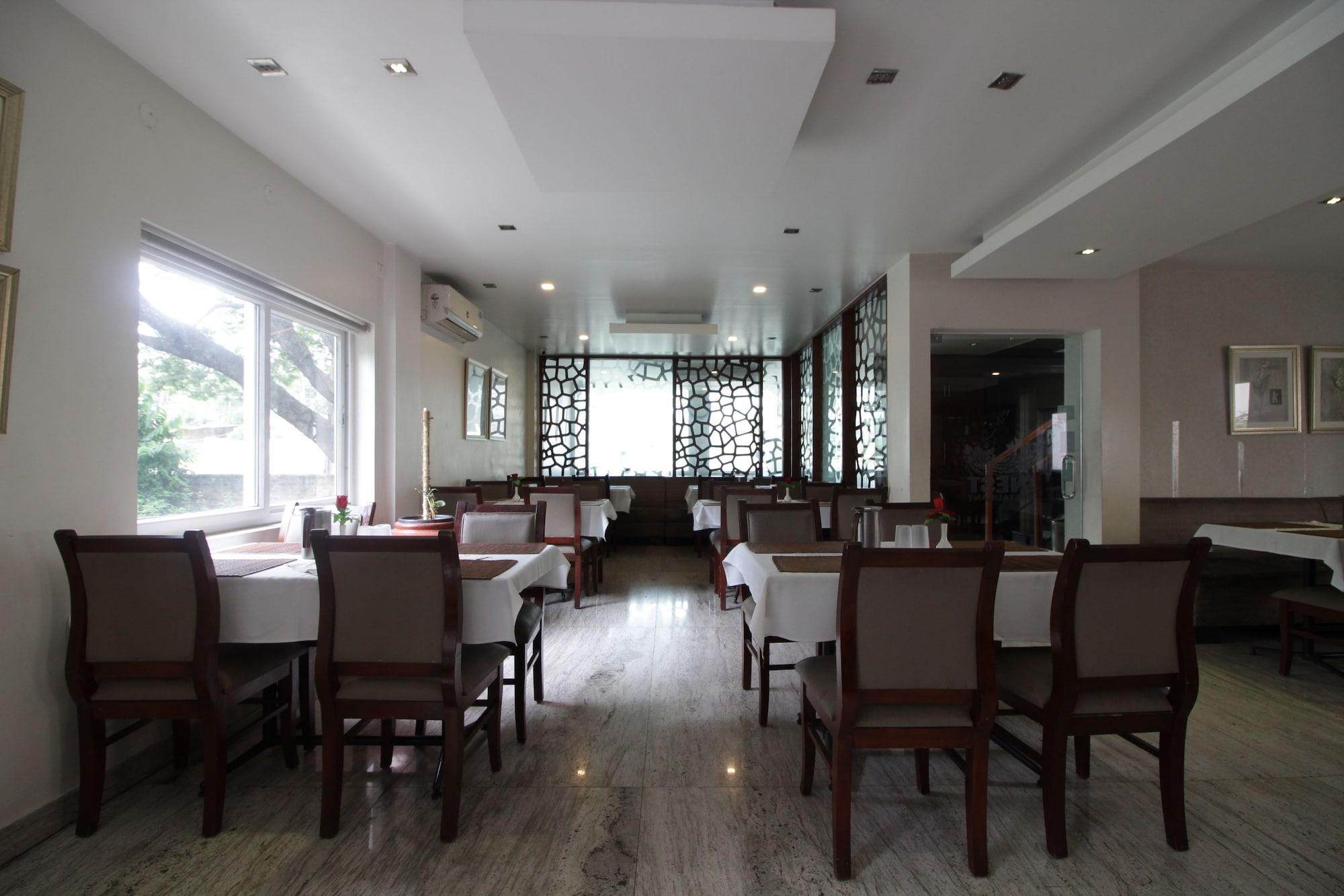 Hotel White Parrot Mysore Exterior foto